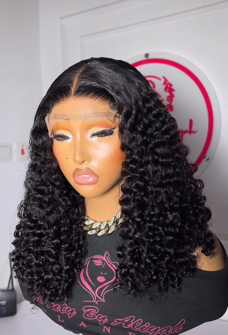 SDD pixie curls 
Natural color 
16” 200grams 
Plus 5by5 closure